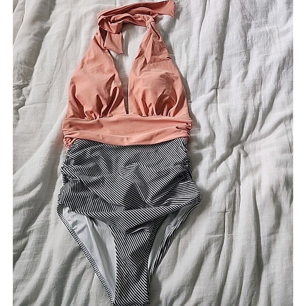 Cupshe Womens Swimsuit Size Small Peach Black/White Halter Built-in Bra NWT